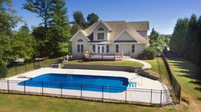 Mountain Shadows BRAND NEW Luxurious House with Heated Pool - Games - And More Near Asheville!